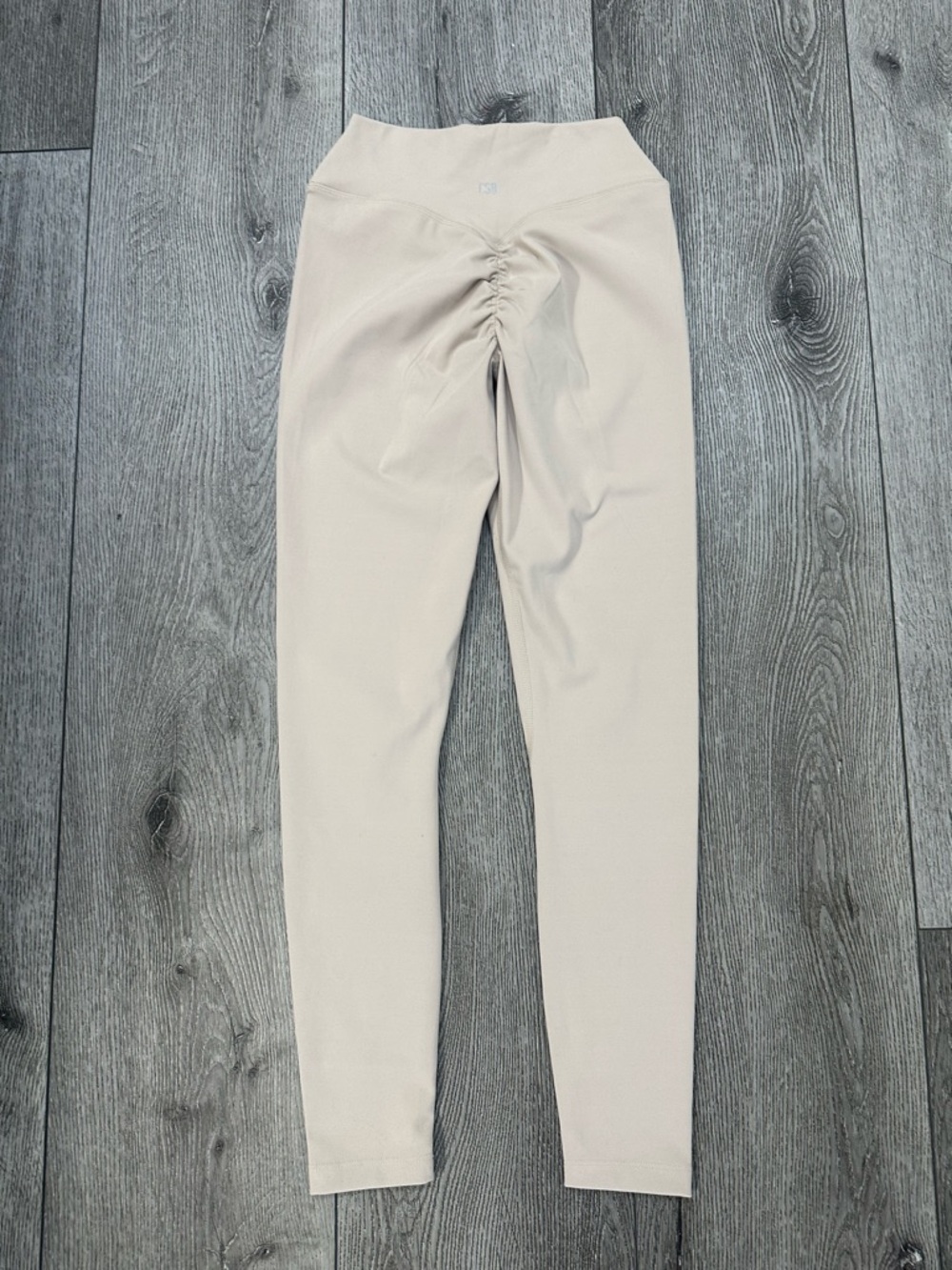 High-Waist Scrunch Leggings  Cream